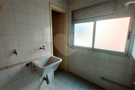 Apartamento à venda com 3 quartos, sendo 1 suíte, em Vila Olímpia, São Paulo, SP