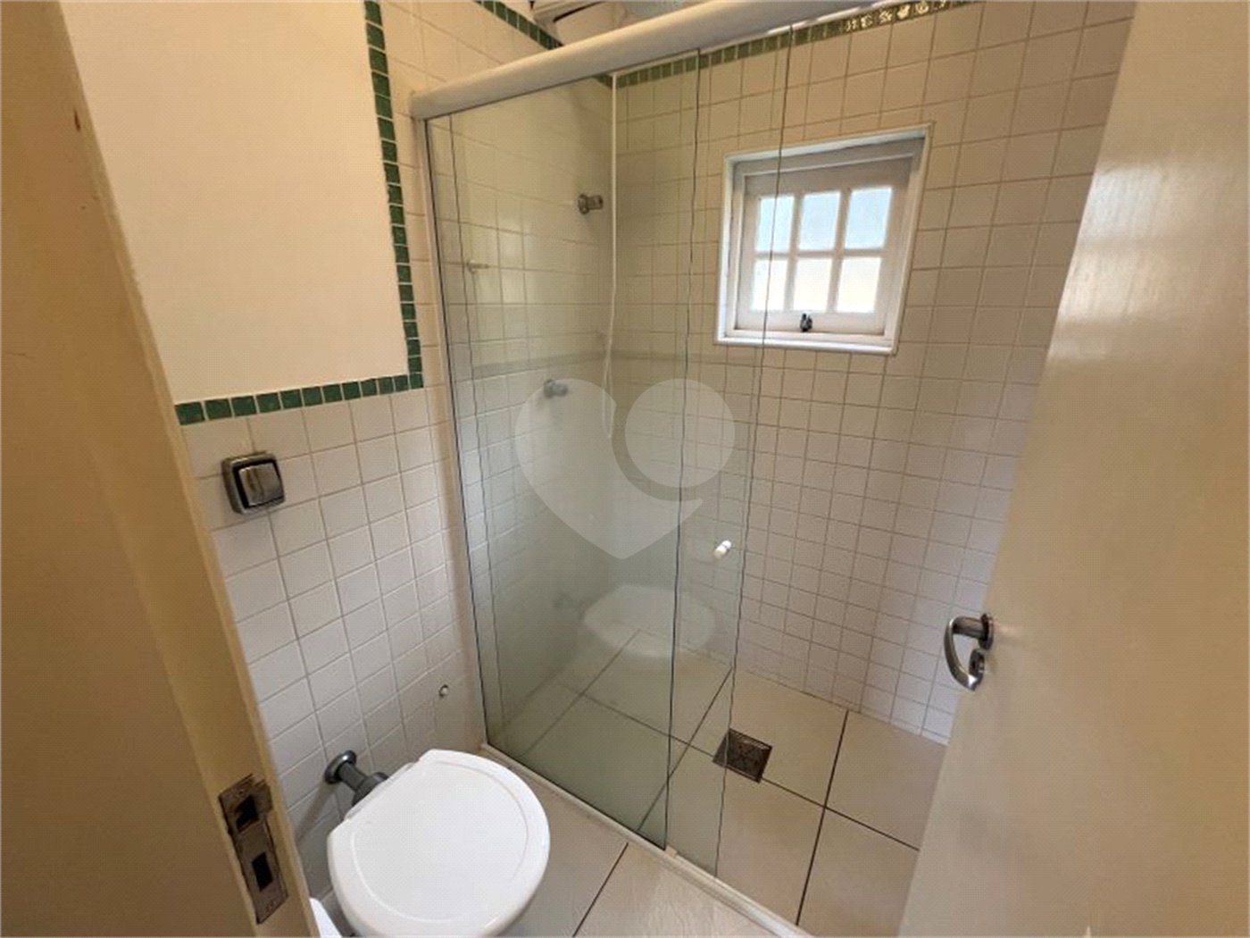 Casa à venda ou para alugar com 4 quartos, sendo 3 suítes, no condomínio Estância Marambaia, Vinhedo - SP