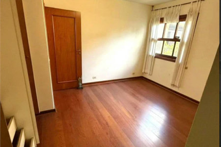 Casa à venda com 5 quartos, sendo 3 suítes,  em Jardim Leonor, São Paulo, SP