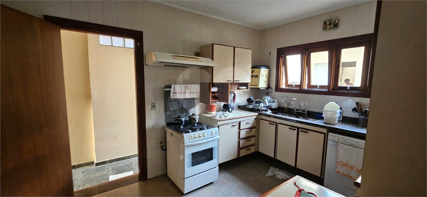 Sobrado à venda ou para alugar com 3 quartos, sendo 1 suíte,  em Indianópolis, São Paulo, SP