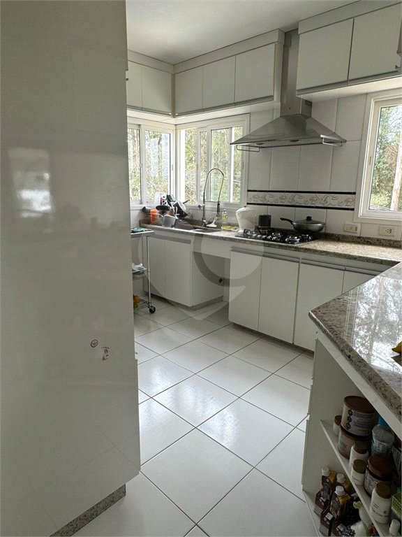 Casa à venda com 6 suítes no condomínio Arujá V, Arujá - SP