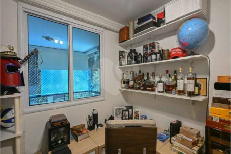 Apartamento à venda com 3 quartos, sendo 1 suíte,  em Vila Andrade, São Paulo, SP
