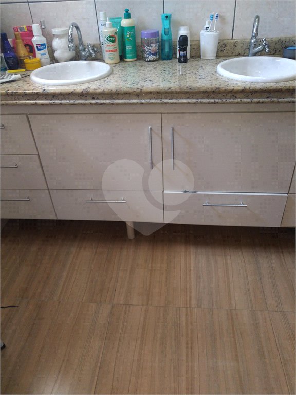 Casa à venda com 4 quartos, sendo 1 suíte, em Vila Pirajussara, São Paulo, SP