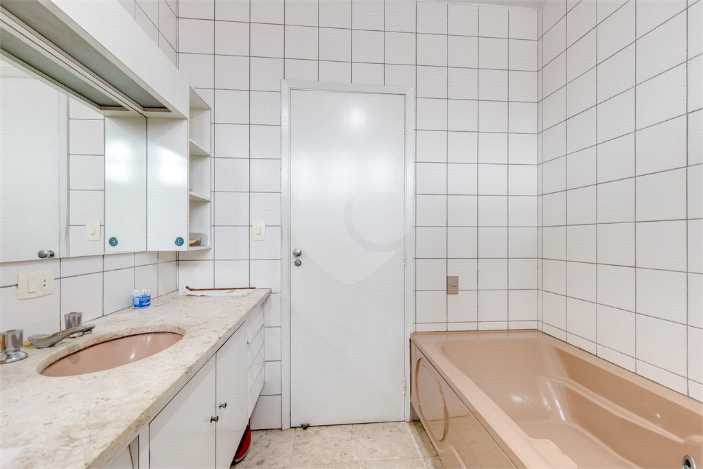 Casa Térrea à venda com 4 quartos, sendo 1 suíte, em Brooklin, São Paulo, SP