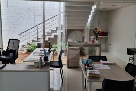 Casa à venda com 5 quartos, sendo 2 suítes, no condomínio Swiss Park, São Bernardo do Campo - SP