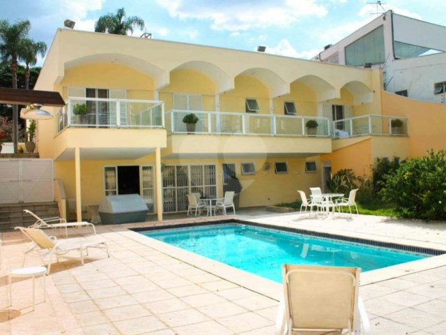 Casa Térrea à venda ou para alugar com 3 suítes em Brooklin Velho, São Paulo, SP