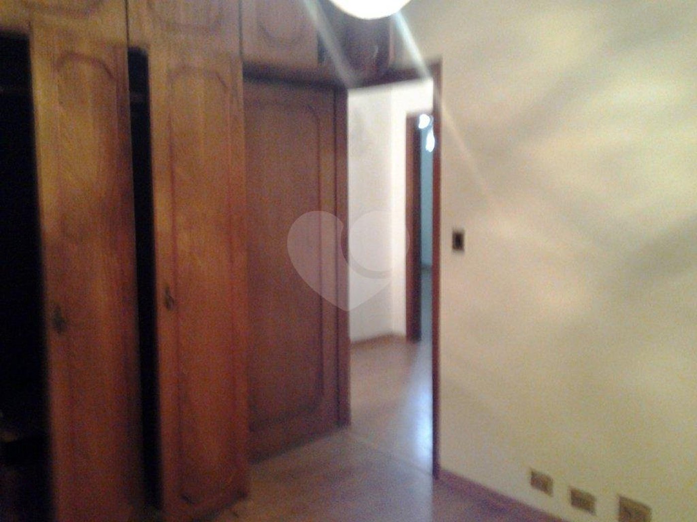 Sobrado à venda com 4 quartos, sendo 1 suíte, em Palmas do Tremembé, São Paulo, SP