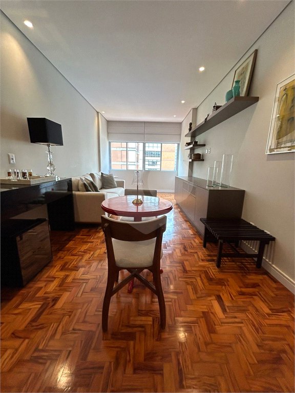 Apartamento à venda com 2 quartos, sendo 1 suíte, em Cerqueira César, São Paulo, SP