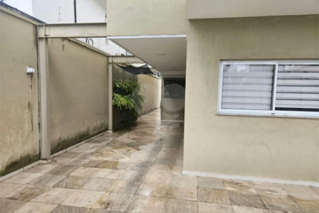 Sobrado à venda com 4 quartos, sendo 2 suítes, em Brooklin Paulista, São Paulo, SP