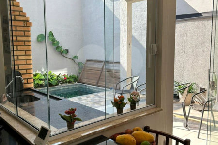 Sobrado à venda com 3 quartos, sendo 1 suíte,  em Villa Di Cesar, Mogi das Cruzes, SP