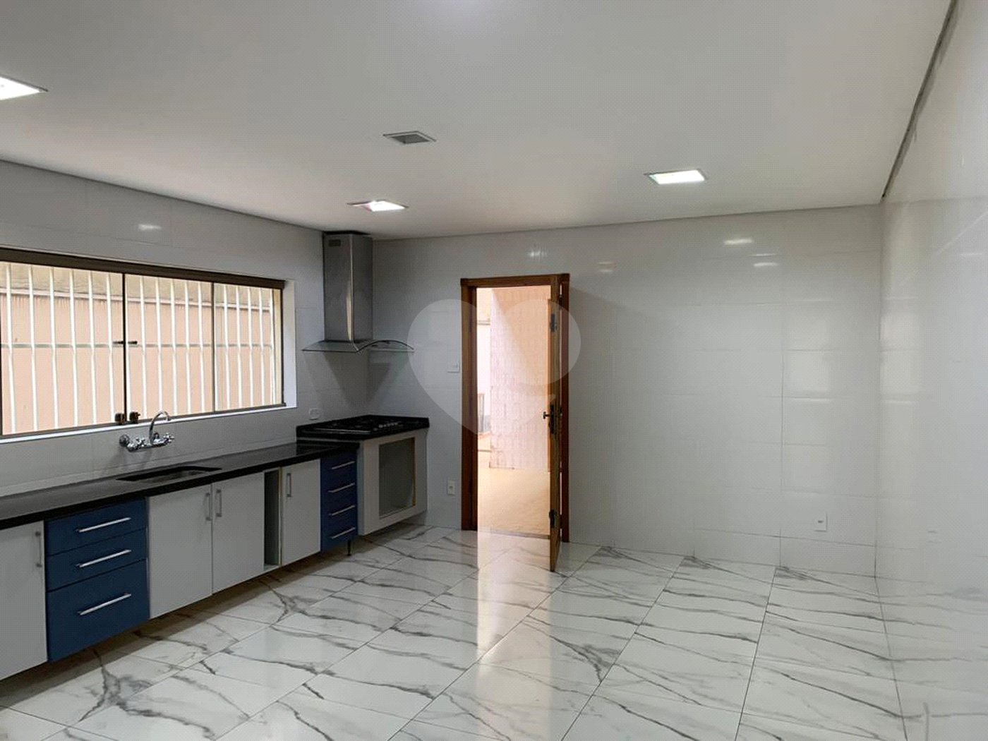 Sobrado à venda com 4 quartos, sendo 1 suíte,  em Chácara Santo Antônio (zona Leste), São Paulo, SP