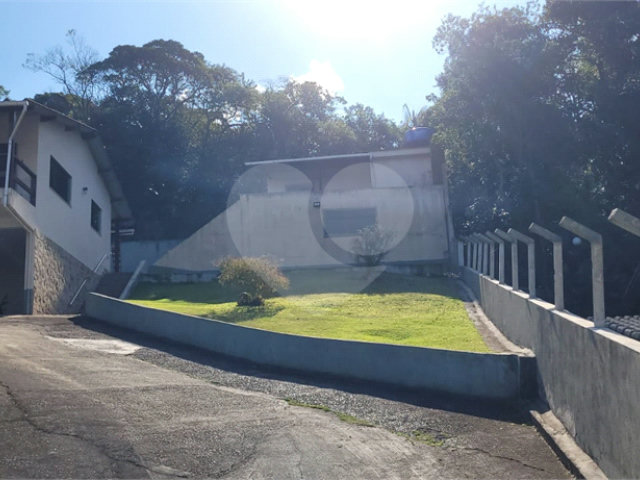 Casa à venda com 5 quartos, sendo 2 suítes,  no condomínio Alpes da Cantareira, Mairiporã - SP