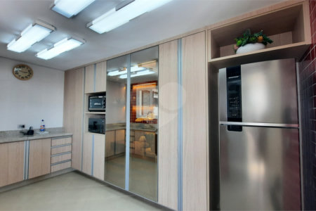 Apartamento à venda com 3 suítes em Jardim Marajoara, São Paulo, SP