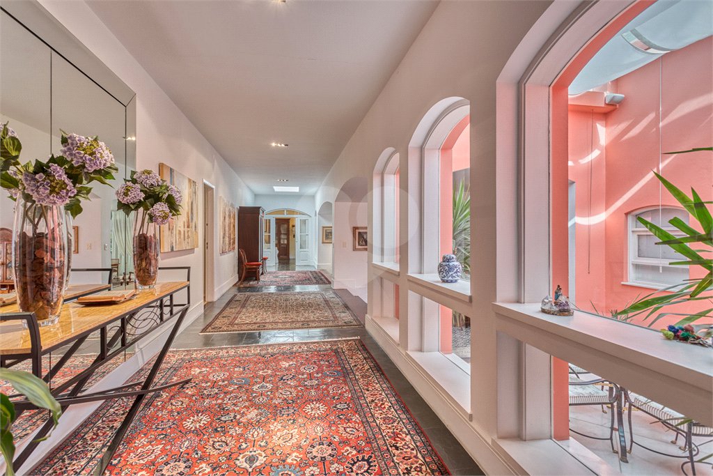 Casa à venda com 5 quartos, sendo 4 suítes, em Brooklin Velho, São Paulo, SP