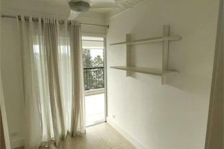 Apartamento à venda ou para alugar com 3 quartos, sendo 1 suíte, em Parque Reboucas, São Paulo, SP