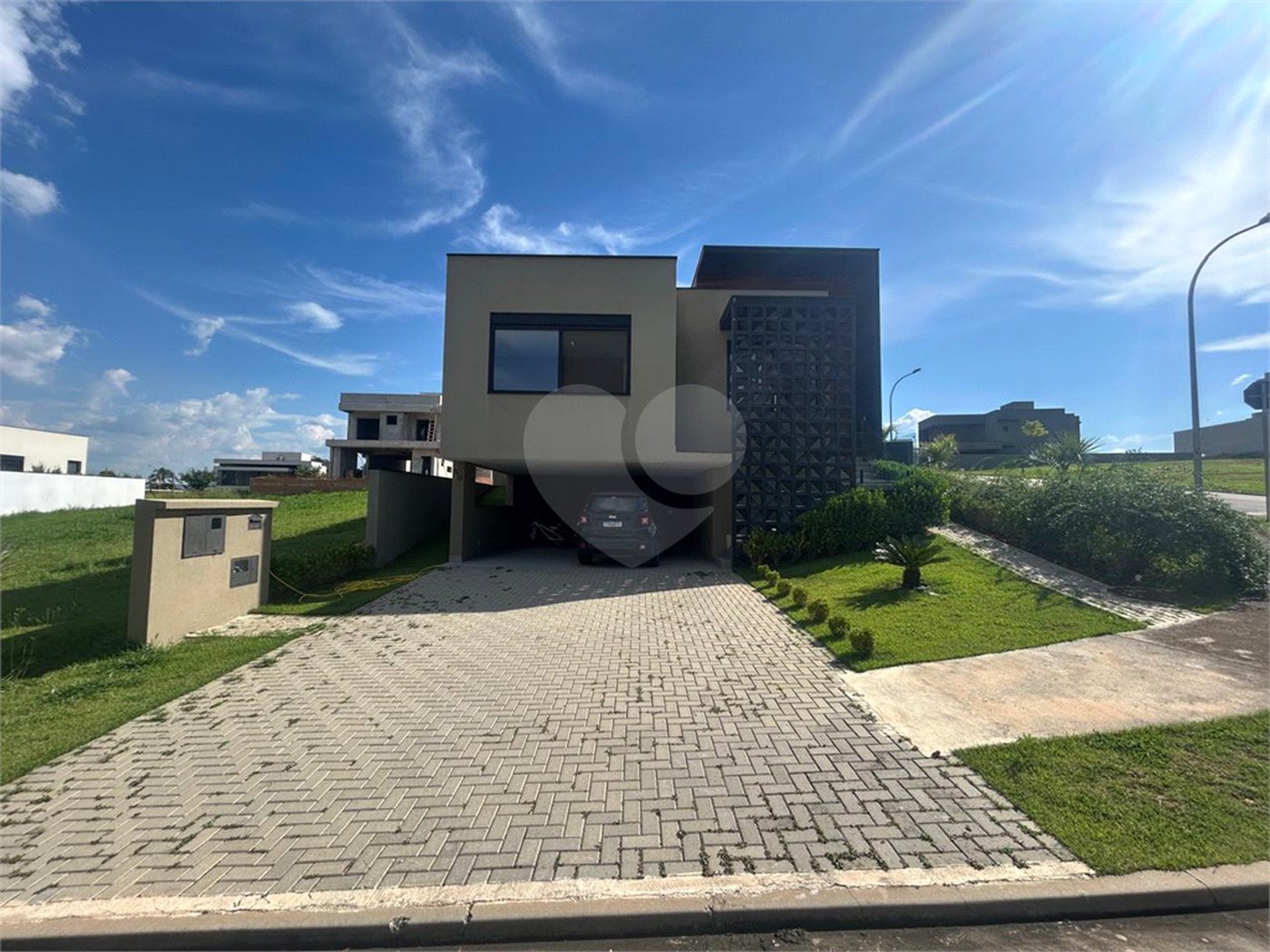 Casa à venda com 3 suítes no condomínio Alphaville Castelo, Itu - SP