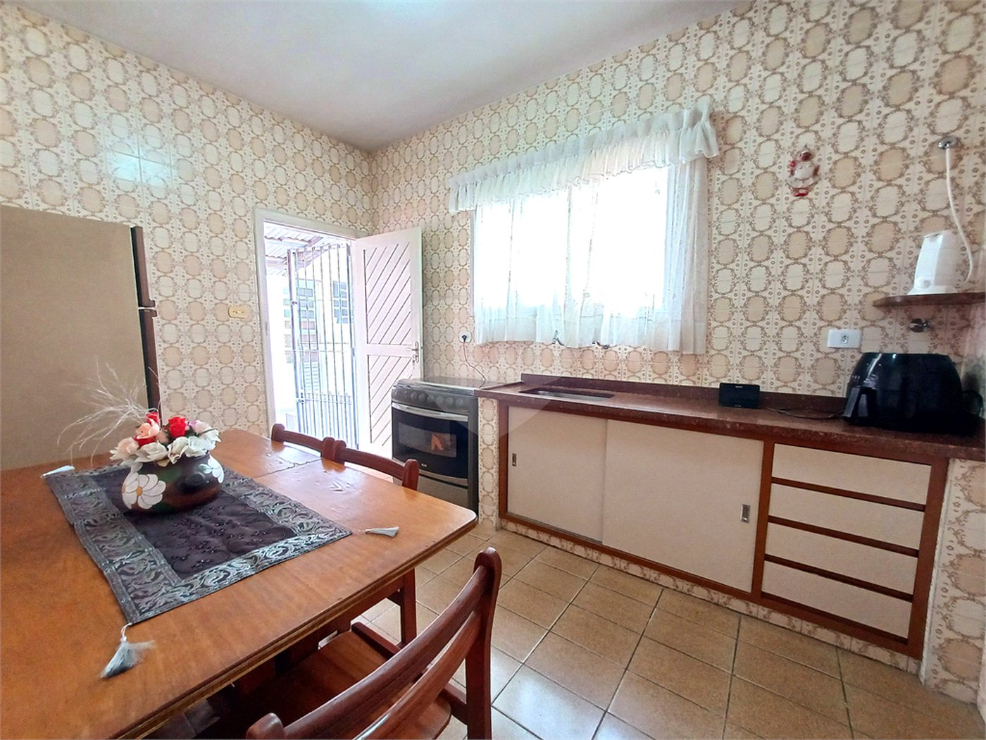 Casa à venda com 4 quartos, sendo 1 suíte, em Vila Paulicéia, São Paulo, SP