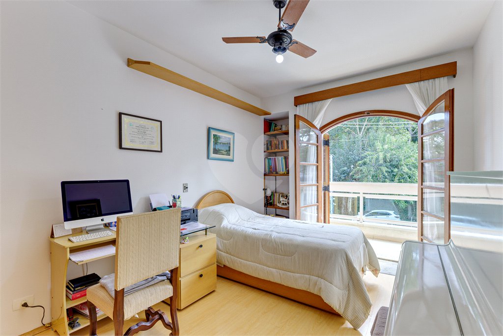 Casa à venda com 3 quartos, sendo 1 suíte, em Alto da Boa Vista, São Paulo, SP