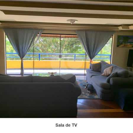 Casa à venda com 4 quartos, sendo 2 suítes, no condomínio Aruã, Mogi das Cruzes - SP