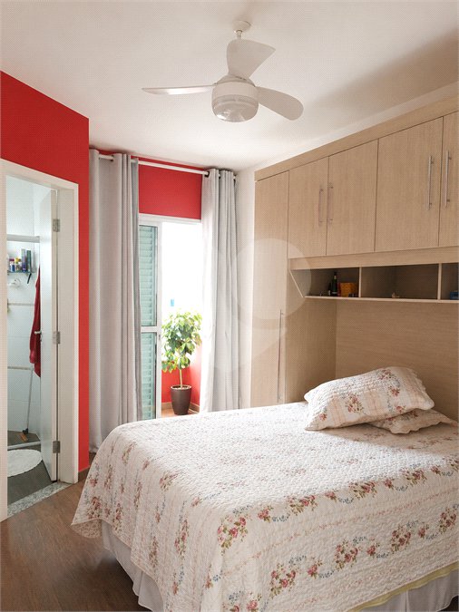 Sobrado à venda com 3 quartos, sendo 1 suíte,  em Vila Linda, Santo André, SP