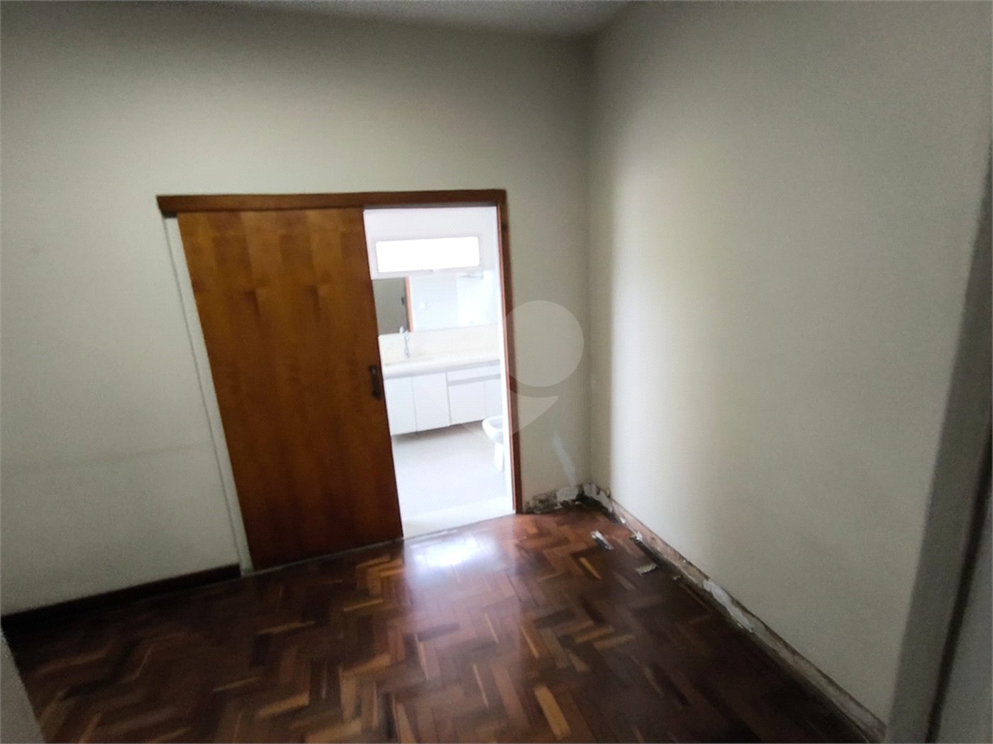 Sobrado à venda com 5 quartos, sendo 1 suíte, em Jardim Trussardi, São Paulo, SP