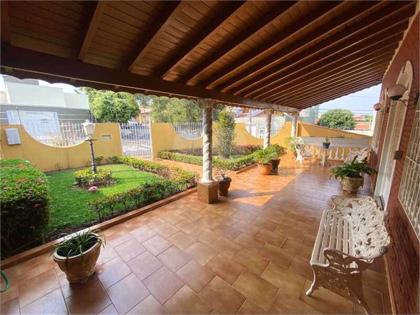 Casa à venda com 5 quartos, sendo 3 suítes, em Vila Almeida, Indaiatuba, SP