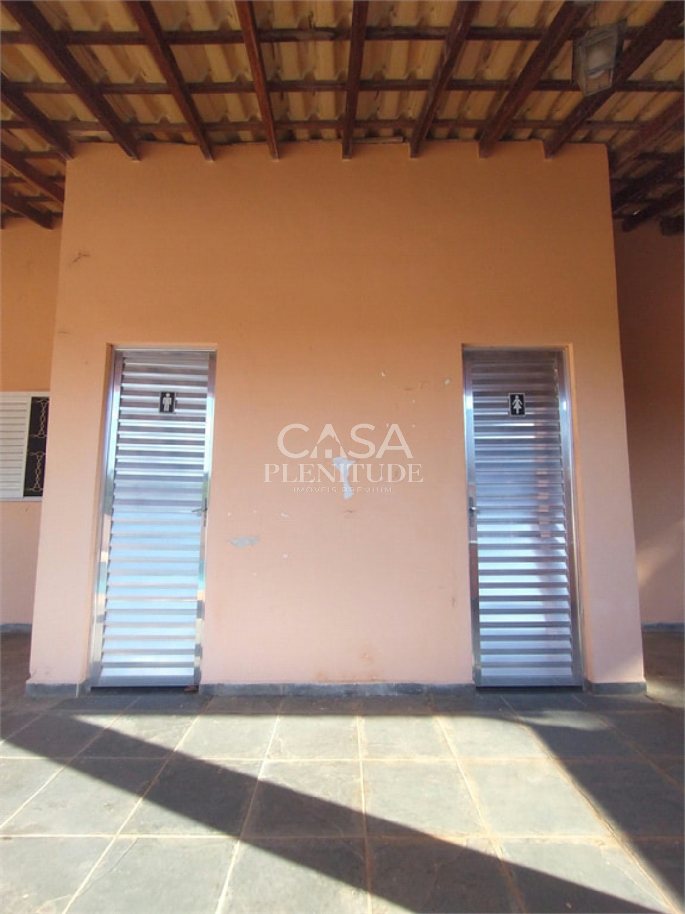 Chácara à venda com 5 quartos, sendo 1 suíte,  em Araçoiaba da Serra, SP