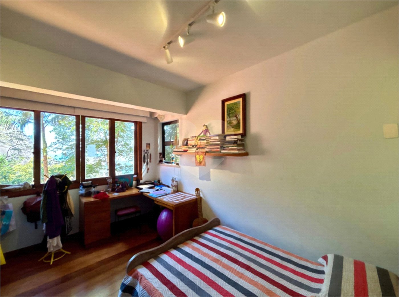 Casa à venda com 4 quartos, sendo 1 suíte, em Lagoa, Rio de Janeiro, RJ