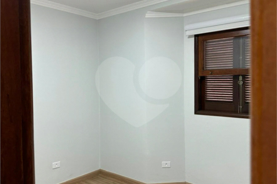 Casa à venda com 3 quartos, sendo 1 suíte, no condomínio Residencial Morada do Horto, São Paulo - SP