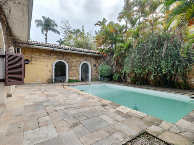 Casa Térrea à venda com 4 quartos, sendo 2 suítes,  em Brooklin Velho, São Paulo, SP