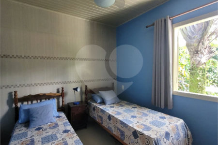 Casa à venda com 4 quartos, sendo 2 suítes, no Centro, Santa Cruz Cabrália, BA