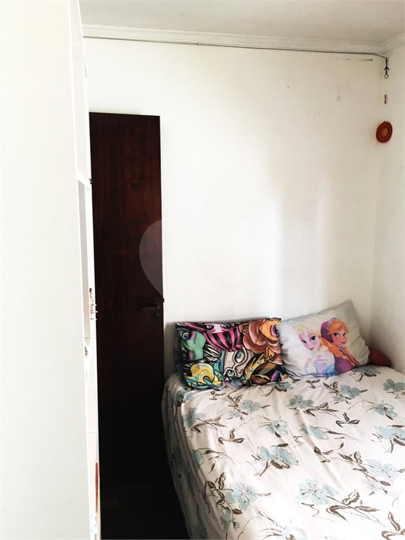Sobrado à venda com 4 quartos, sendo 1 suíte,  em Vila Gomes, São Paulo, SP