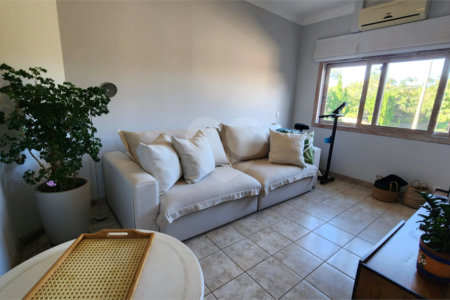 Casa à venda com 4 quartos, sendo 2 suítes, no condomínio Residencial Jardim Primavera, Louveira - SP