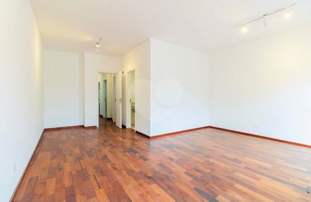 Casa à venda com 3 quartos, sendo 1 suíte,  no condomínio Reserva do Visconde, São Paulo - SP