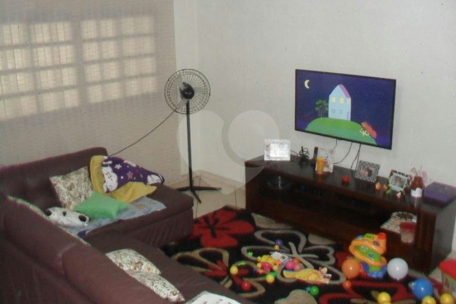 Sobrado à venda com 3 quartos, sendo 1 suíte, em Artur Alvim, São Paulo, SP