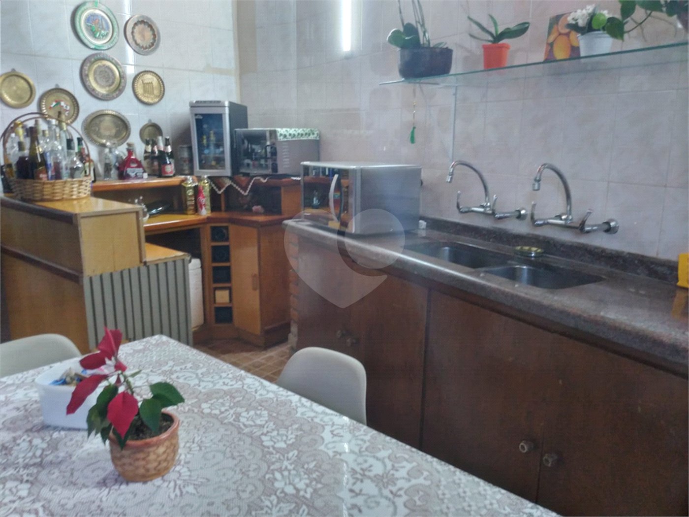 Casa à venda com 4 quartos, sendo 3 suítes, no condomínio Da Serra, São Paulo - SP