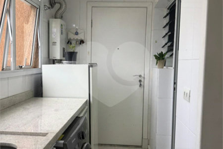 Apartamento à venda com 3 suítes em Vila Suzana, São Paulo, SP