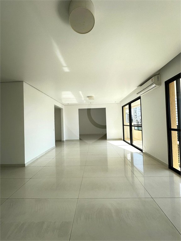 Apartamento à venda com 3 suítes em Vila Suzana, São Paulo, SP