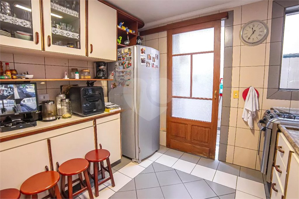 Sobrado à venda com 3 quartos, sendo 1 suíte,  em Vila Santo Estéfano, São Paulo, SP
