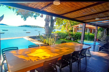 Casa à venda com 5 quartos, sendo 4 suítes, em Manguinhos, Armação dos Búzios, RJ
