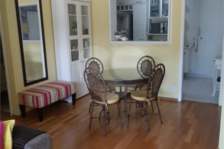 Apartamento à venda com 3 quartos, sendo 1 suíte, em Santo Amaro, São Paulo, SP