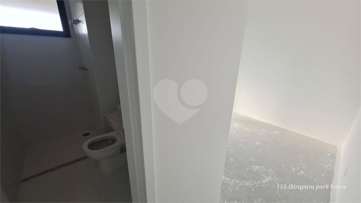 Apartamento à venda com 3 suítes em Moema, São Paulo, SP