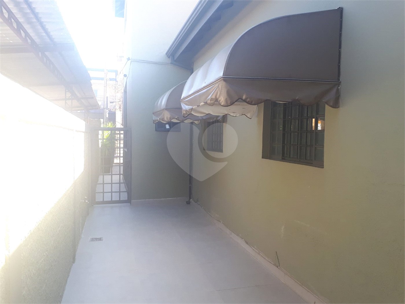 Casa à venda ou para alugar com 3 quartos, sendo 2 suítes,  no Centro, Vinhedo, SP