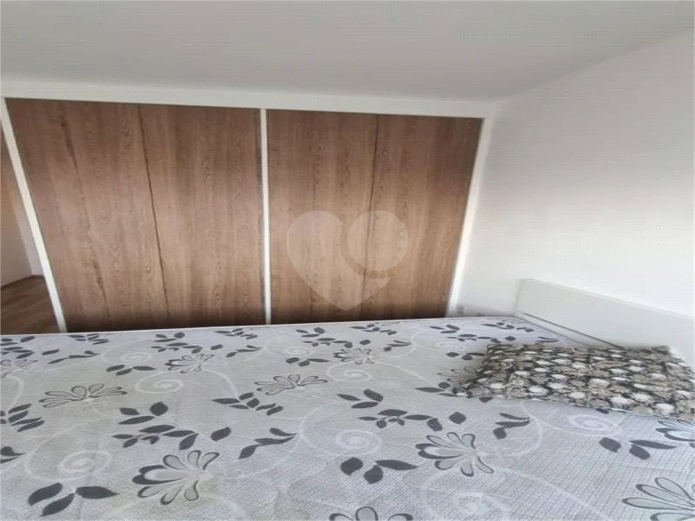 Studio Mobiliado no Alto do Ipiranga – Andar Alto e Vaga para Moto