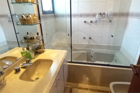 Apartamento à Venda em Mirandópolis com 4 Dormitórios, 2 Suítes e 4 Vagas