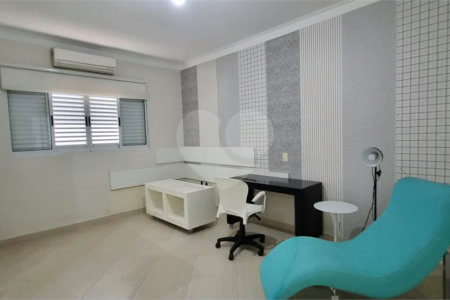 Lindo sobrado com 4 suites e piscina à venda, 365m², por R$ 2.450.000,00 no condomínio Villa Suiça, em Indaiatuba/SP.