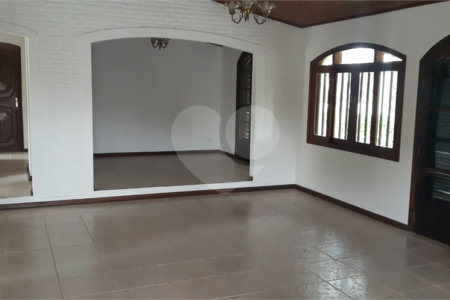 Casa à venda com 3 quartos, sendo 1 suíte, em Vila Santista, Atibaia, SP
