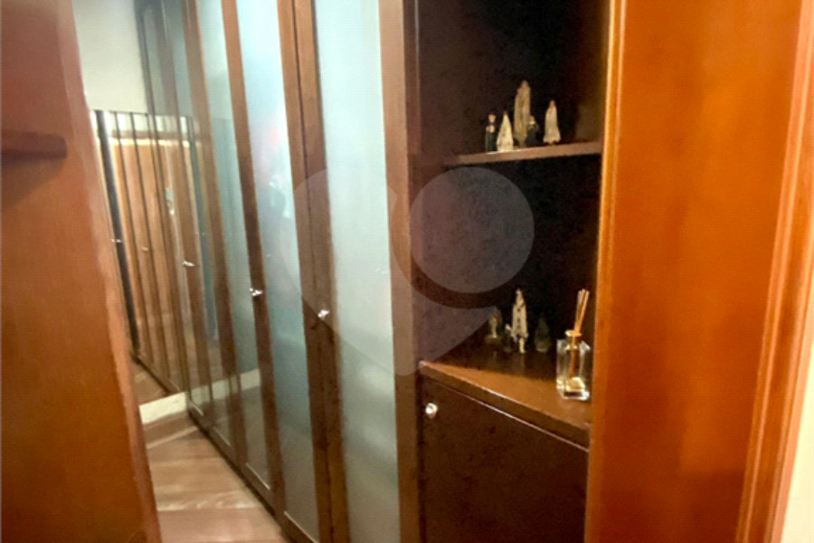 Sobrado à venda com 4 suítes em Vila Lucia, São Paulo, SP