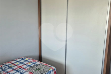 Apartamento à venda com 2 quartos, sendo 1 suíte,  em Quarta Parada, São Paulo, SP