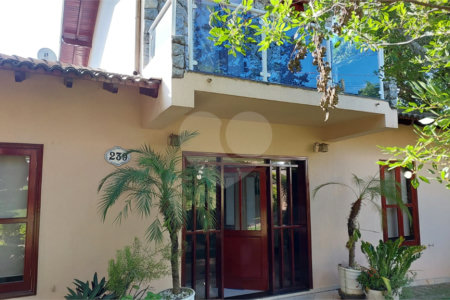 Casa à venda com 3 quartos, sendo 2 suítes, no condomínio Vinhas da Vista Alegre - Lado Sede, Vinhedo - SP